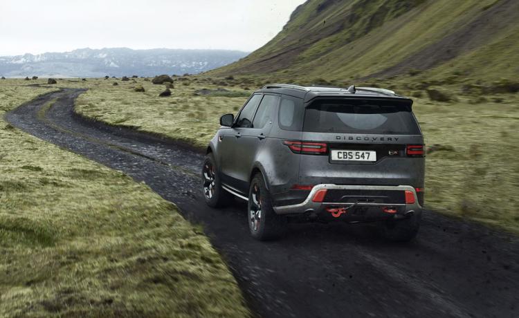 First Look: Land Rover’s Special Vehicle Operations team has its way with the 2019 Discovery SVX