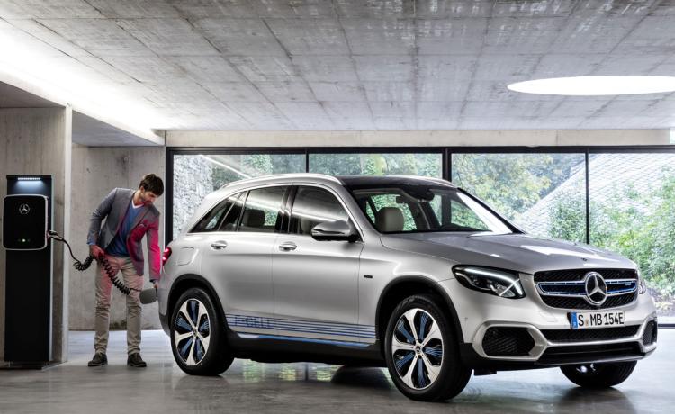 First Look: On sale by decade’s end, the 2020 Mercedes-Benz GLC F-Cell bridges the gap between today and tomorrow