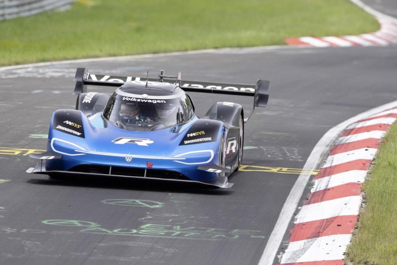 Volkswagen ID.R sets new electric record on the Nürburgring