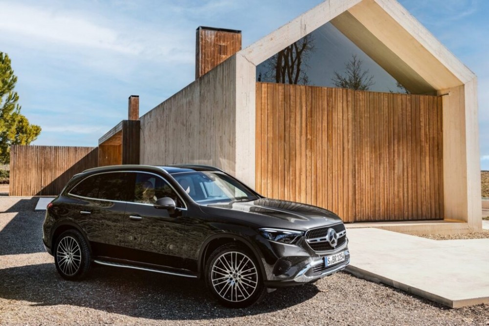 2023 Mercedes-Benz GLC