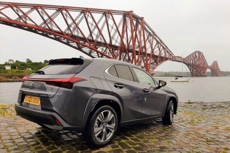 Lexus UX 300e - Forth Bridge